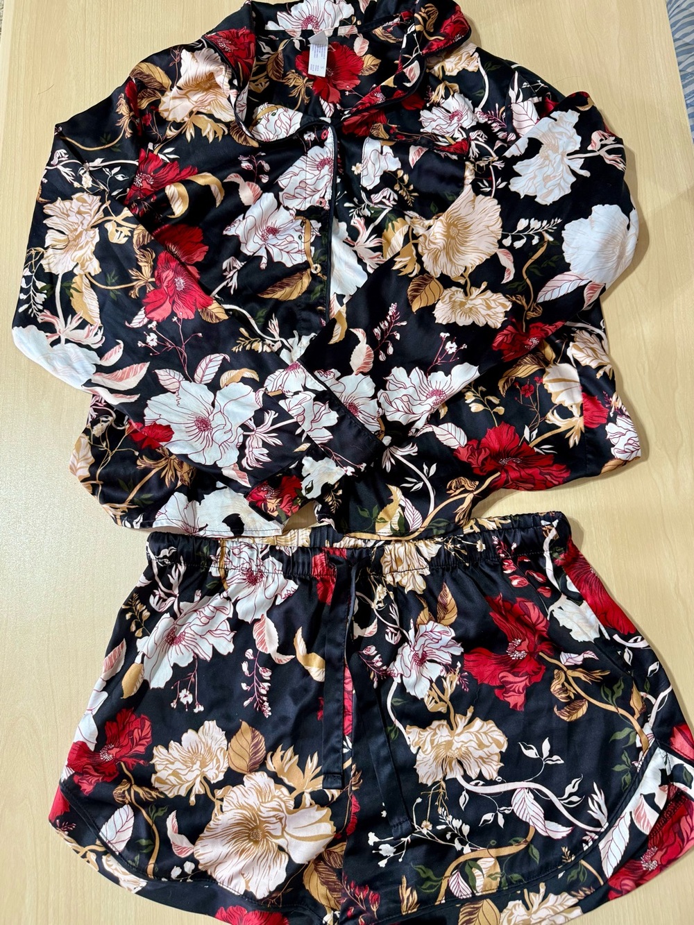 stars above Black Floral Print Satin Pajama Set